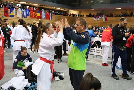 Zadovoljstvo ob napredovanju naprej